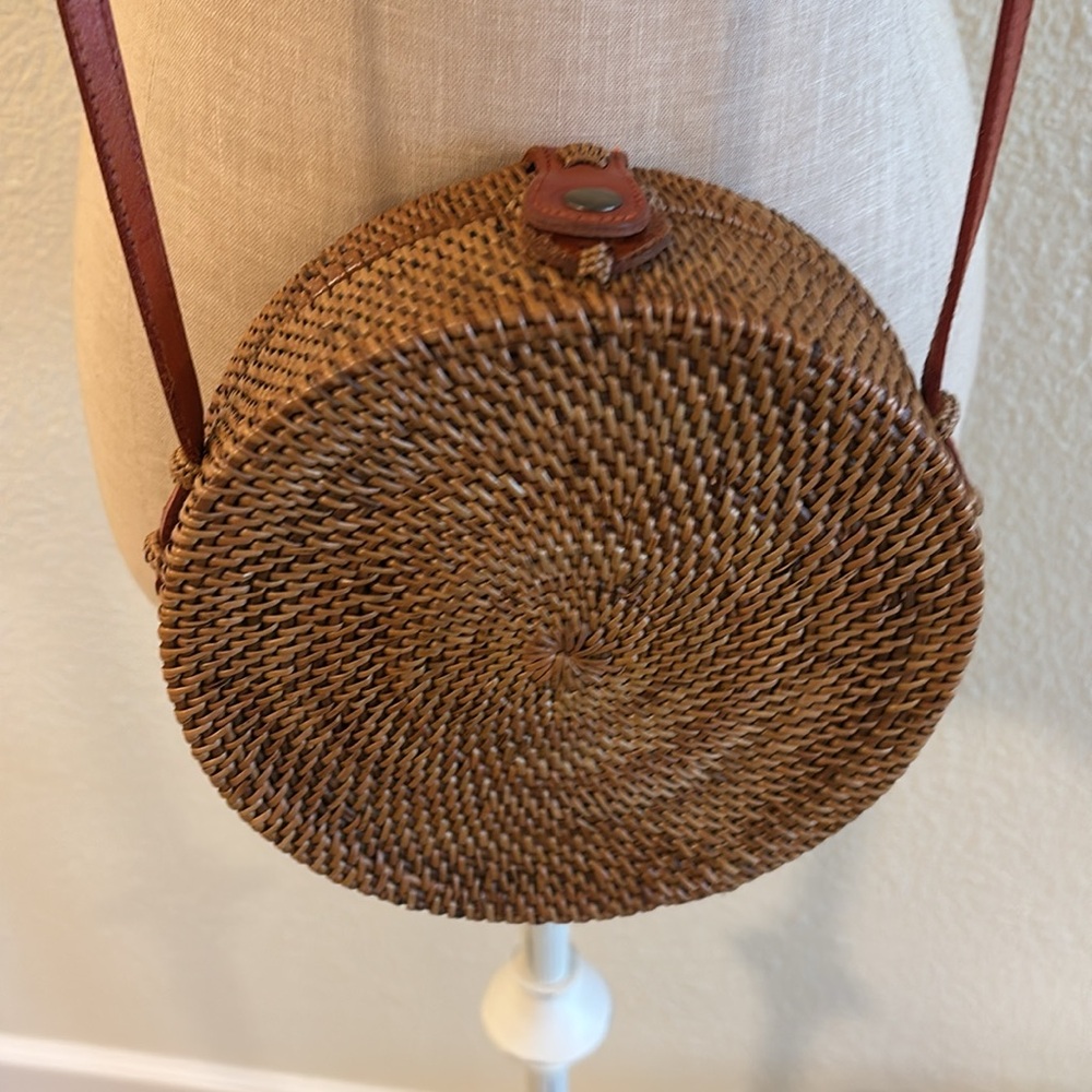 Poppy and Sage Iris Bag Hand Woven Rattan and Leather - Picture 6 of 7